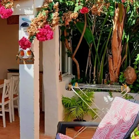 Casa Rustica - Entire Courtyard House - Sunny Patio Ferienhaus